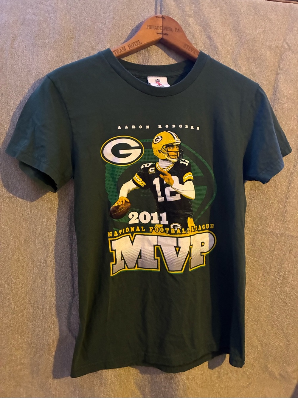 Green Bay Packers Aaron Rodgers 2011 MVP Graphic Tee size Women’s L